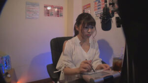 人妻が電マで潮吹き流して即イキする瞬間を隠し撮り