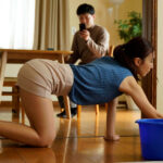 古川いおり 息子の朝勃ち男根を鬼咥えする淫乱義母