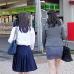 「えっ！おばさんの私が？！」我が子の前で痴●され必死に抵抗するも愛液を垂れ流し絶頂が止まらない巨尻母