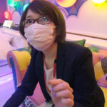 ロケ裏で待機中の女APに突撃・野球拳！プロデューサー部谷井なみ