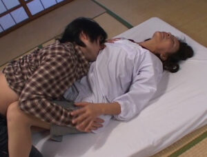 熟女家政婦 一人息子といけない関係 高見礼子・石原よしえ