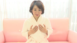 成宮いろはが絶妙な丸みのフェロモン乳をポロリ連発！全裸よりエロいノーブラ運動会