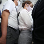 マスク越しのキスは最高の前戯！浮気キスに溺れる美尻妻