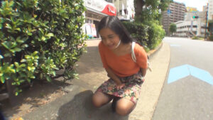 ハーフ妻が街中で膣トレリモバイ散歩・羞恥アクメ！