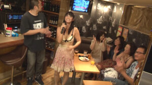 おばちゃんたちが集まるカラオケ教室のエロすぎる全貌