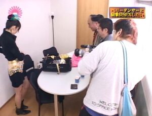 腰フリ上手なベリーダンサーを騙して騎乗位SEX！