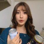 【盗撮】ダメ男の願いを何でも叶えてしまう激甘人妻お姉さんと真昼間からエチエチしている様子を盗撮。母性溢れる面倒見のよさを利用して下の世話までさせるゲス男と都合のいい女の中出しSEX2連戦。【流出××】