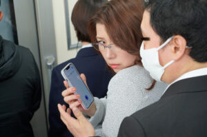 愛液を垂れ流し絶頂が止まらない巨尻母 巨尻教育ママ