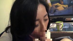 「中に出しても良いのよ」と言いながら乳首フル勃起で僕に迫ってくる エロ過ぎる五十路義母 12人4時間 2