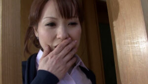 綺麗でいやらしい叔母さんの悩殺ボディと超絶淫乱ぶりで玩ばれた僕 優月良花