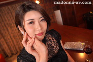 【VR】超高画質8KVR 「終電、なくなっちゃったみたいですね…。」 結婚式の二次会終わり 新婦の友人・ゆうりさんと まさかのワンナイトラブSEX 推川ゆうり