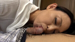 母！溺愛 息子のチ○ポに夢中な･････・色気と美貌を持つ五十路手前の淫らママ 烏丸まどか 49歳