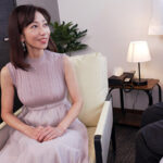 【アラフィフ奥様の夢叶えます】むっつりドスケベ熟女 溢れる性欲を抑えきれず青臭い童貞を筆おろし&3Pハードファックでガチイキかけ中出しぶっかけスペシャル!!