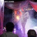 ストリップ劇場で舞う人妻 流川はる香