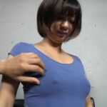 ガン黒デカ乳首の女