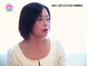 隣りの奥さん爆ヌレ初体験（1）～本物シ○ウト奥さんが初脱ぎ＆初ハメデビュー