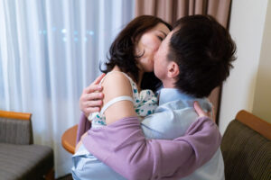 貞操を守り続けたレア妻が本気の不倫！密着セックス