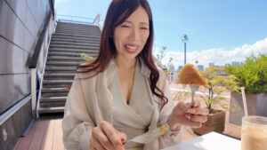 ノーブラで乳首もろバレ！バツイチ熟女と羞恥プレイデート 池田あやみ