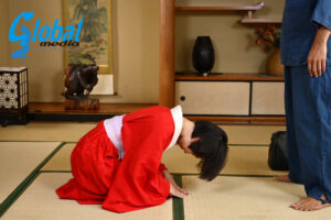 緊縛調教妻 借金苦の身売りで性開発され続けた美人妻。縄と蝋燭とアナルでイキ悶える奴●調教 工藤あかね