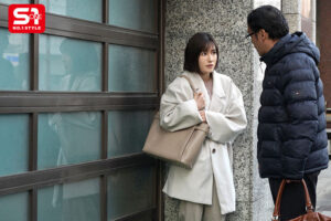 シンママは子供が寝た後のパパ活で媚薬使って現実逃避エクスタシー 奥田咲