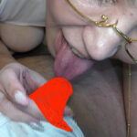 欲求不満巨乳熟女がおっぱい丸出しでちんぽを舐め回す！