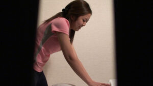 盗撮 出張マッサージの美熟女はギン勃ちチ〇ポで欲情させたらヤレる!? 6