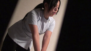 こんなオバさんでいいの！？デカチン握りしめた欲求不満の熟女マッサージ嬢 4時間 2