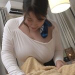 エステティシャンに自慢のデカチンを見せつけたら･･･秋月まりな