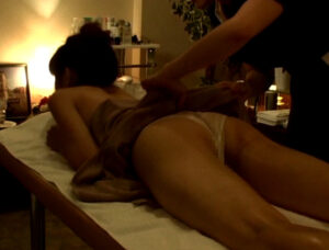 熟女レズエステ3