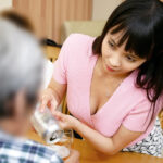 ノーブラおっぱいで猛烈アピールしてくる息子の嫁