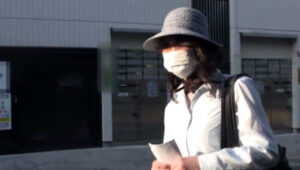 熟女デリヘルを呼んだらそこに現れたのは実の母だった！！