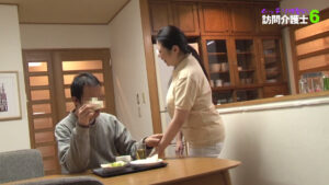 ウチの親父を訪問介護するムッチリ体型のおばさんが俺好みなのでこれはヤルしかない（6）